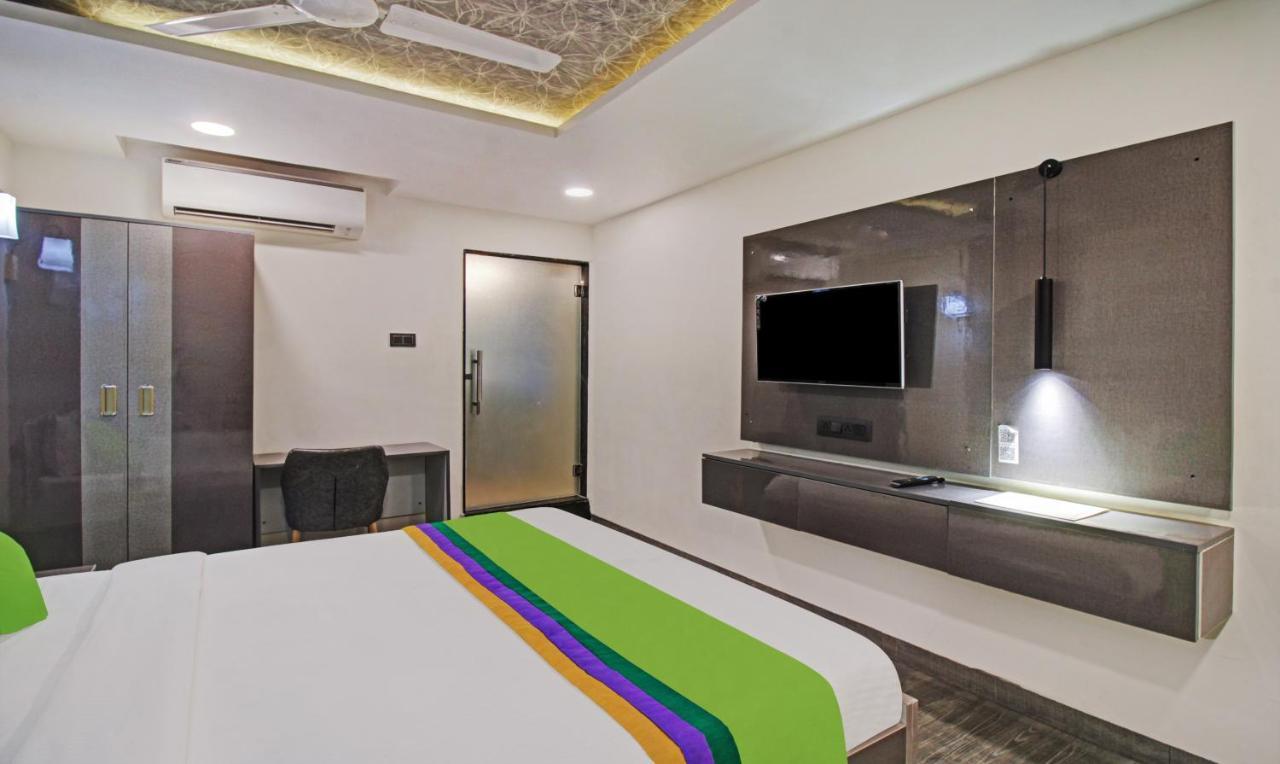 Treebo The Boss Hotel Rāipur Exterior foto