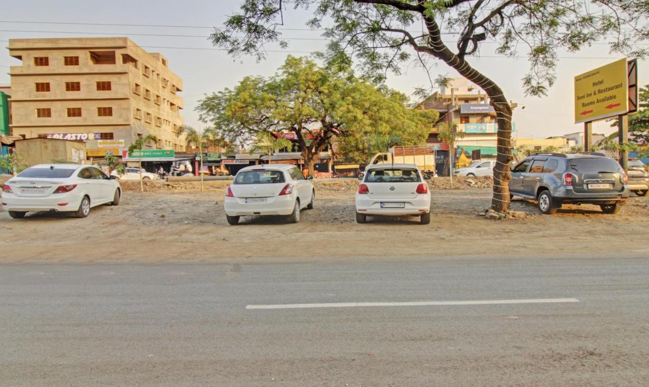 Treebo The Boss Hotel Rāipur Exterior foto