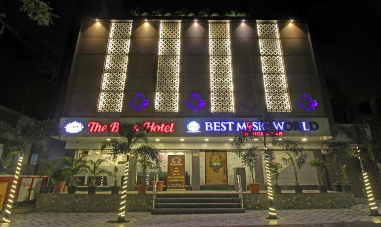 Treebo The Boss Hotel Rāipur Exterior foto